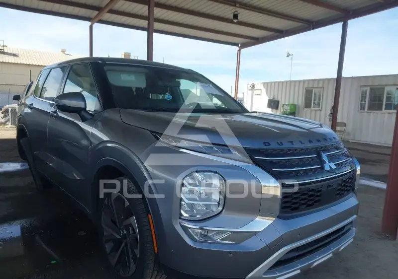 2022 Mitsubishi OUTLANDER photo