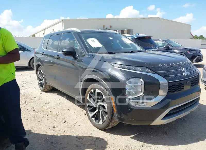 2022 Mitsubishi OUTLANDER photo
