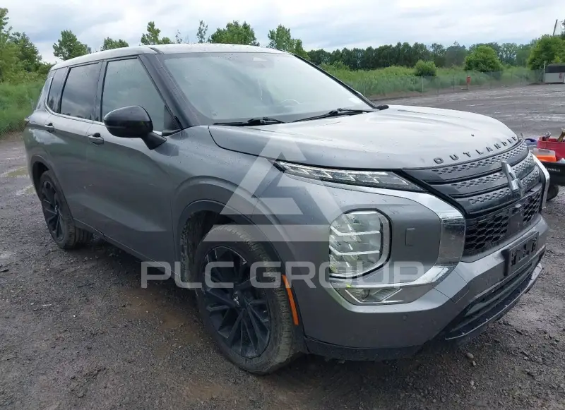 2022 Mitsubishi OUTLANDER photo