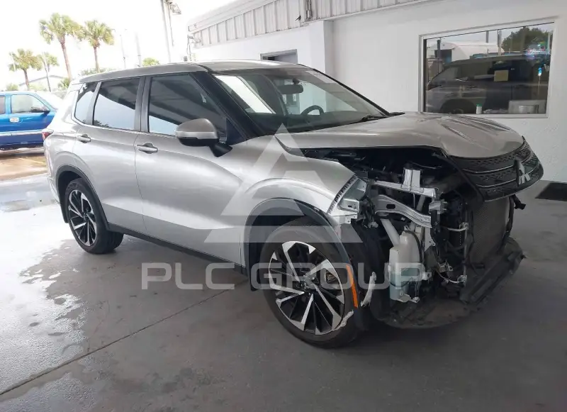 2022 Mitsubishi OUTLANDER фото