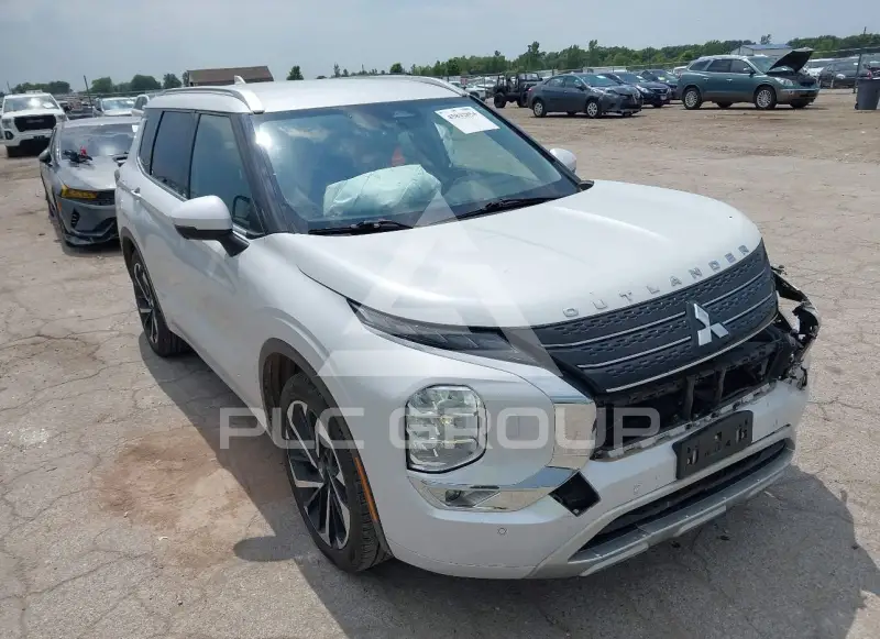 2022 Mitsubishi OUTLANDER photo