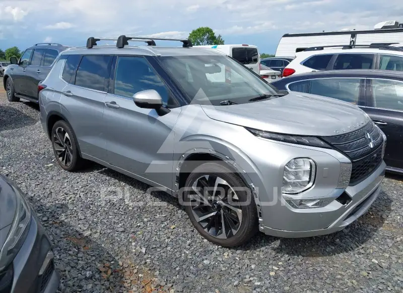 2022 Mitsubishi OUTLANDER photo