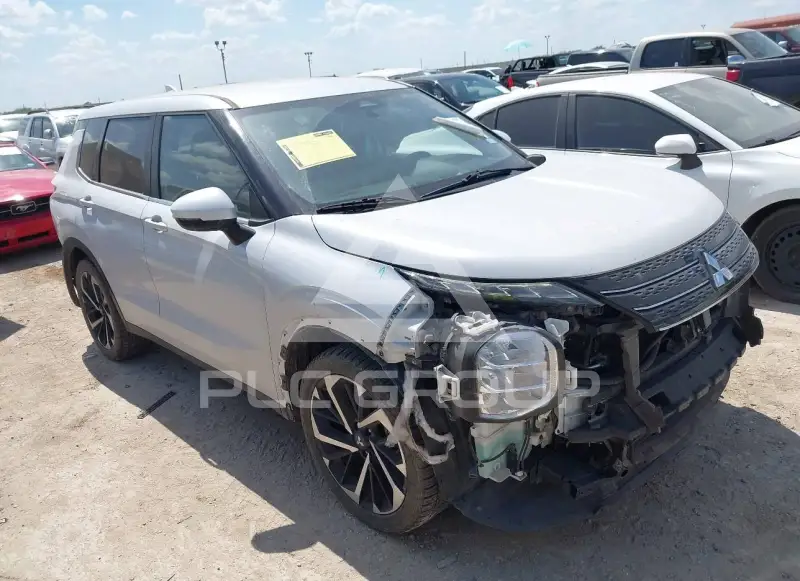 2022 Mitsubishi OUTLANDER photo