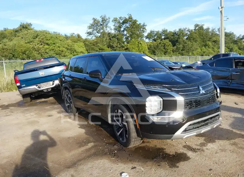 2022 Mitsubishi OUTLANDER photo