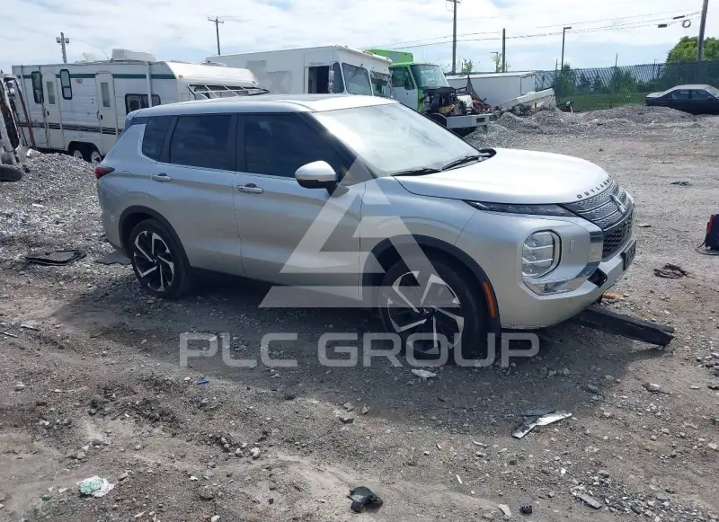 2022 Mitsubishi OUTLANDER photo