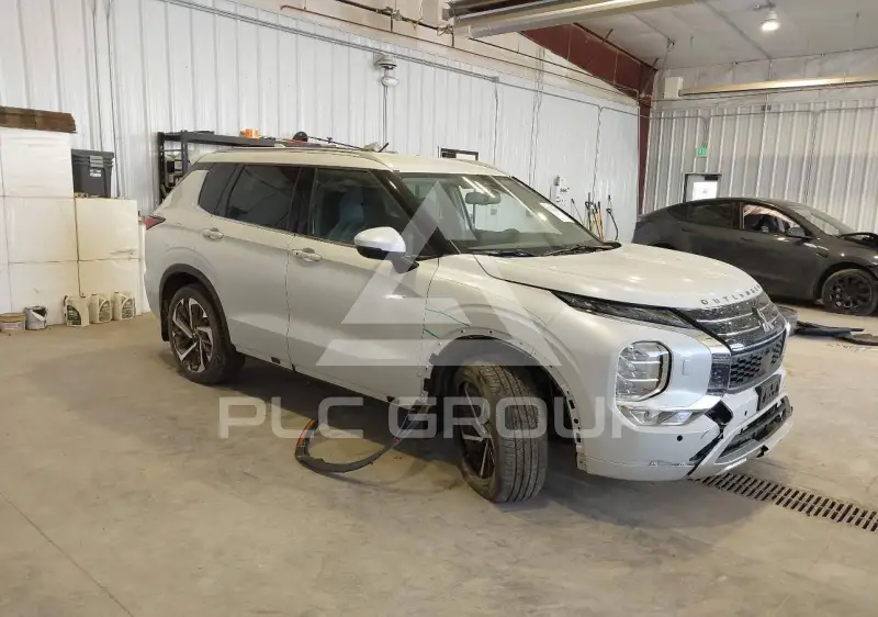 2022 Mitsubishi OUTLANDER фото