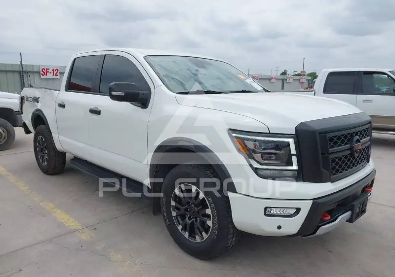 2022 Nissan TITAN фото