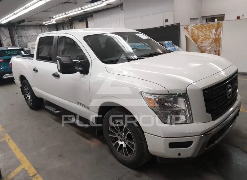 2022 Nissan TITAN photo