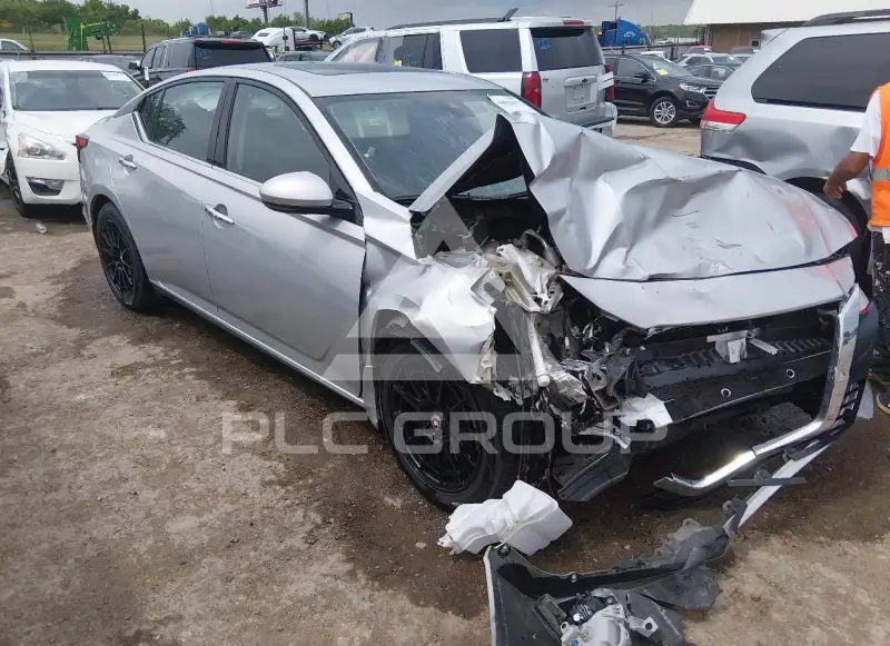 2022 Nissan ALTIMA photo