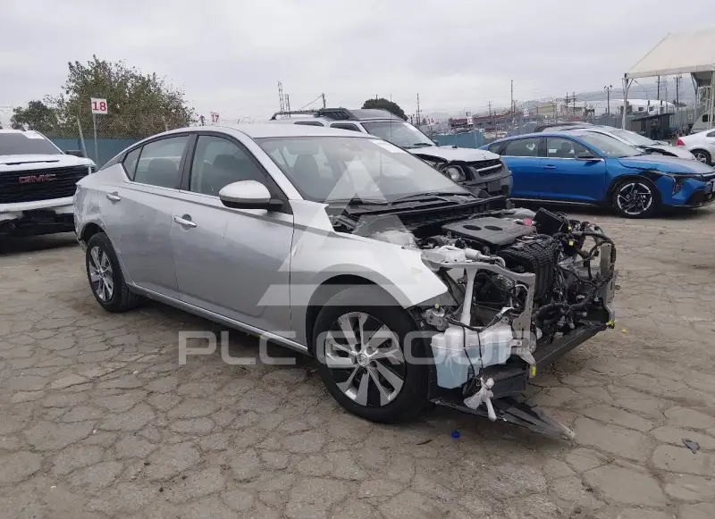 2022 Nissan ALTIMA photo