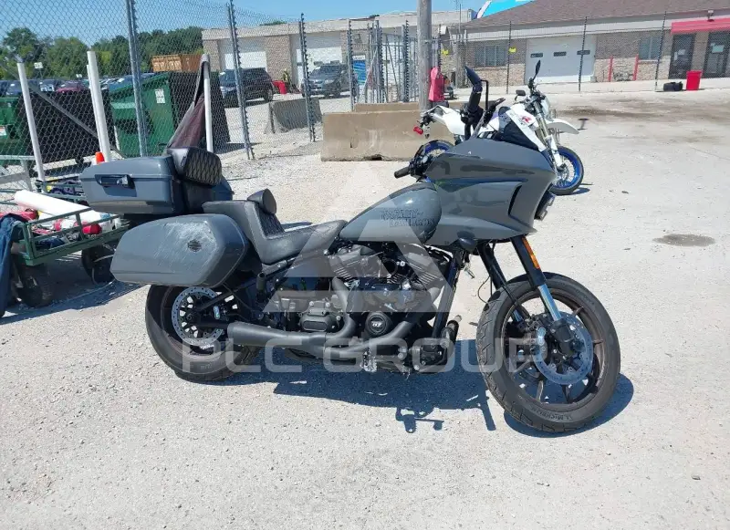 2022 Harley-Davidson FXLR photo