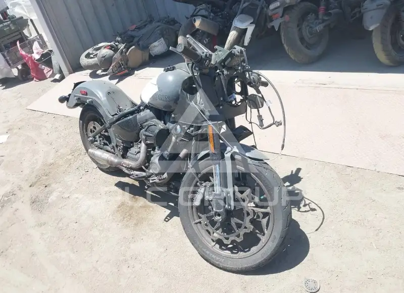 2022 Harley-Davidson FXLR фото