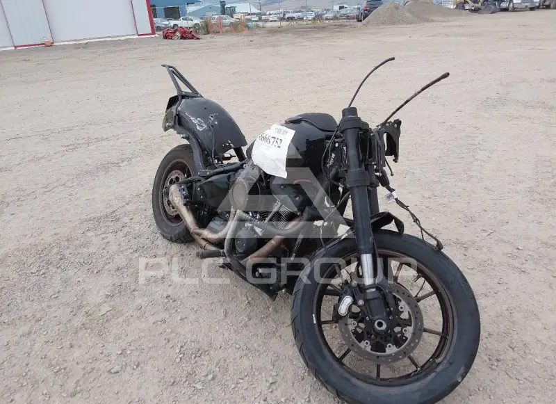2022 Harley-Davidson FXLR photo