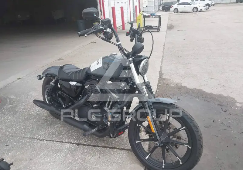 2022 Harley-Davidson XL883 photo