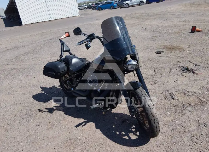 2022 Harley-Davidson FXLR фото