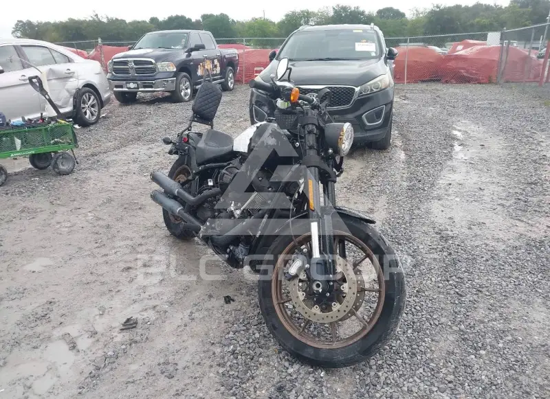 2022 Harley-Davidson FXLR фото