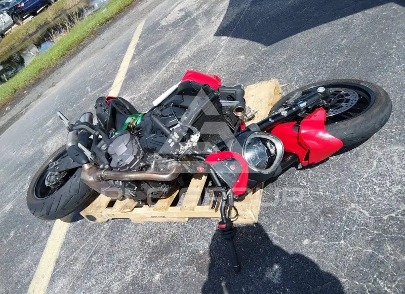 2022 Ducati Monster фото