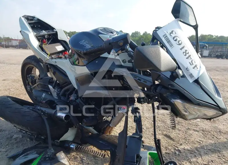 2022 Kawasaki EX650 фото