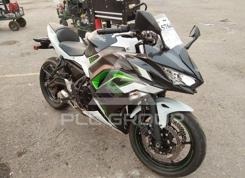 2022 Kawasaki EX650 photo