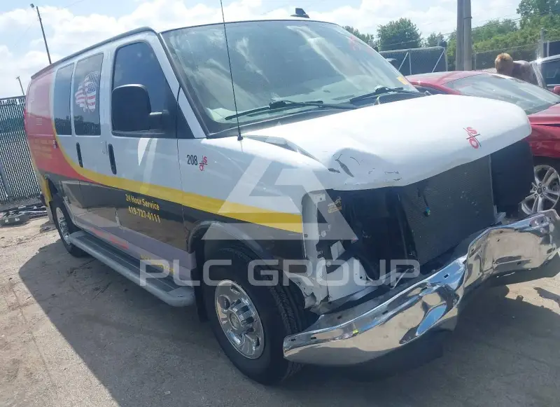 2022 Chevrolet EXPRESS photo