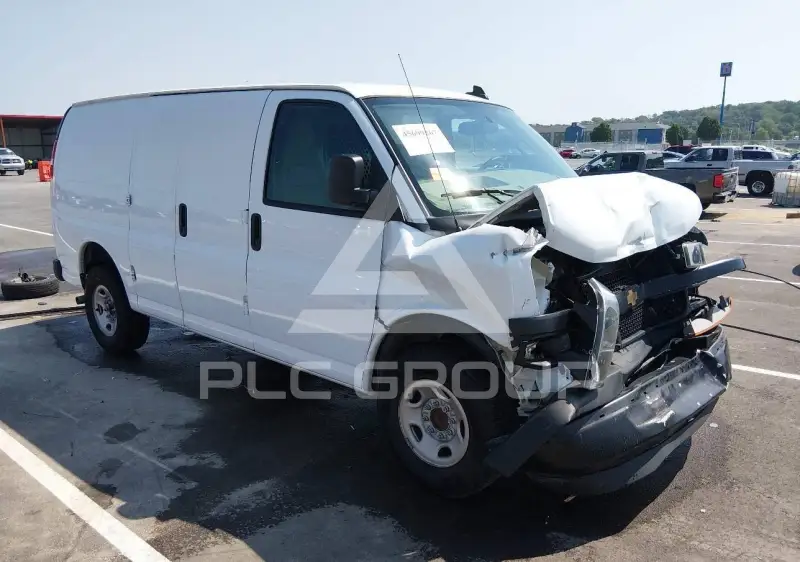 2022 Chevrolet EXPRESS photo