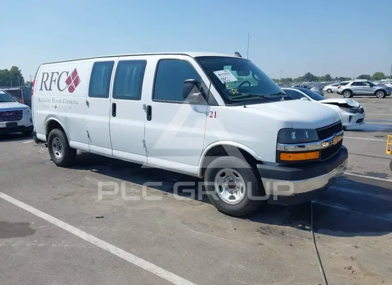 2022 Chevrolet EXPRESS photo