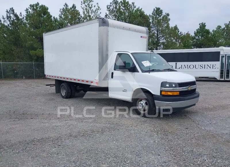 2022 Chevrolet EXPRESS photo