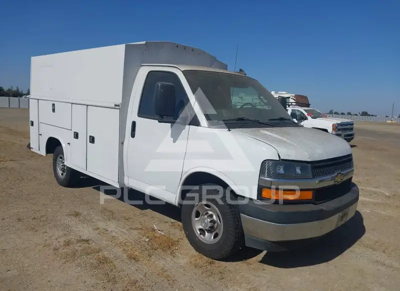 2022 Chevrolet Express фото