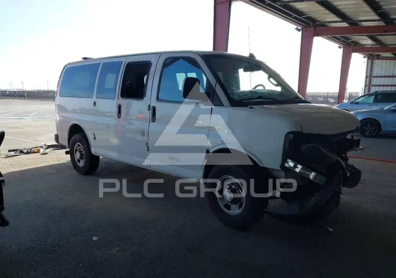2022 Chevrolet Express фото