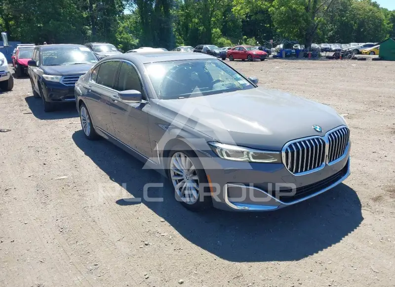 2022 BMW 740 фото