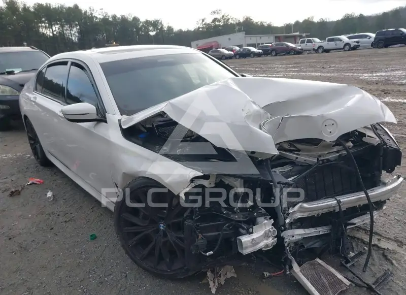 2022 BMW 750 photo