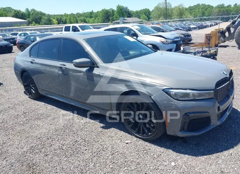 2022 BMW 750 photo
