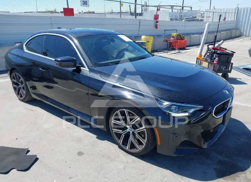 2022 BMW 230 фото