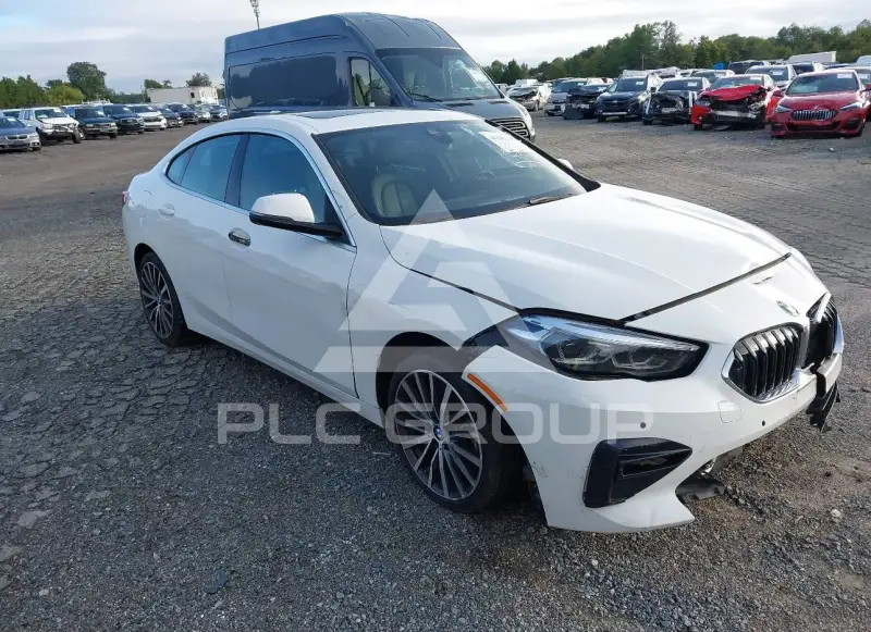 2022 BMW 228 фото
