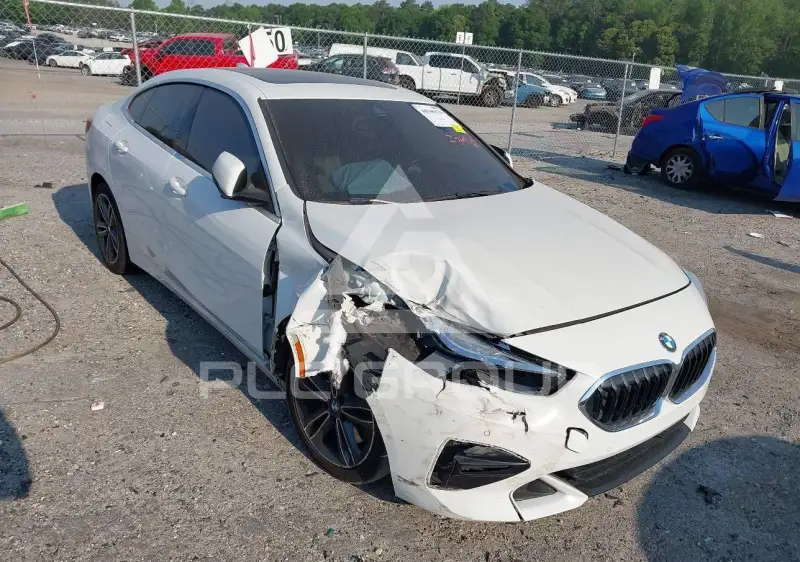 2022 BMW 228 фото