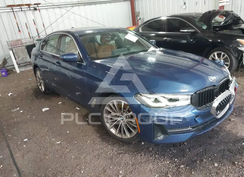 2022 BMW 530 фото