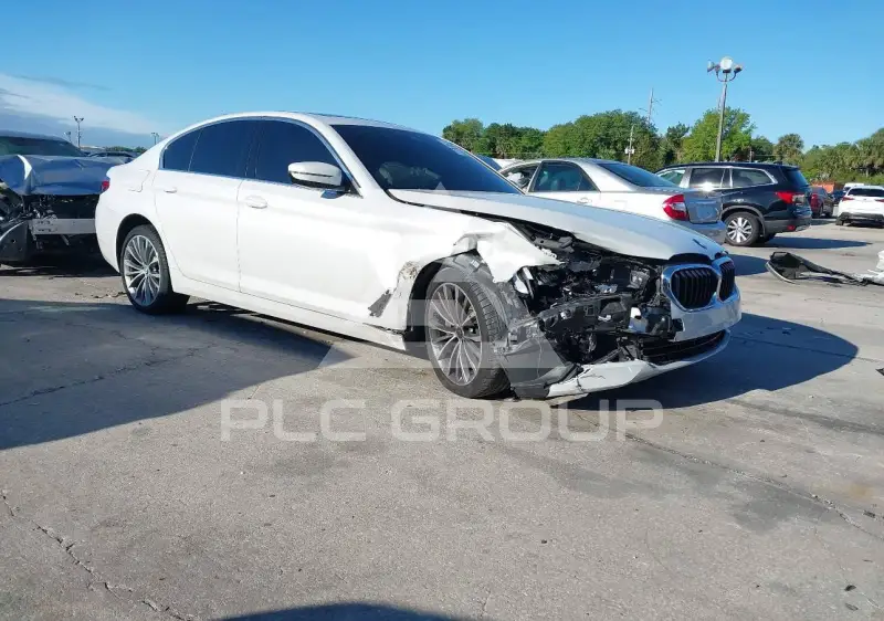 2022 BMW 530 фото