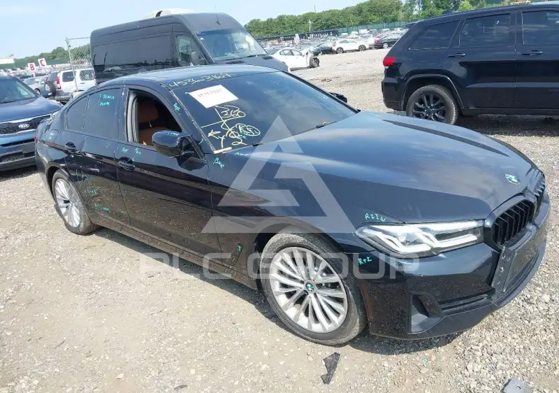 2022 BMW 530 фото