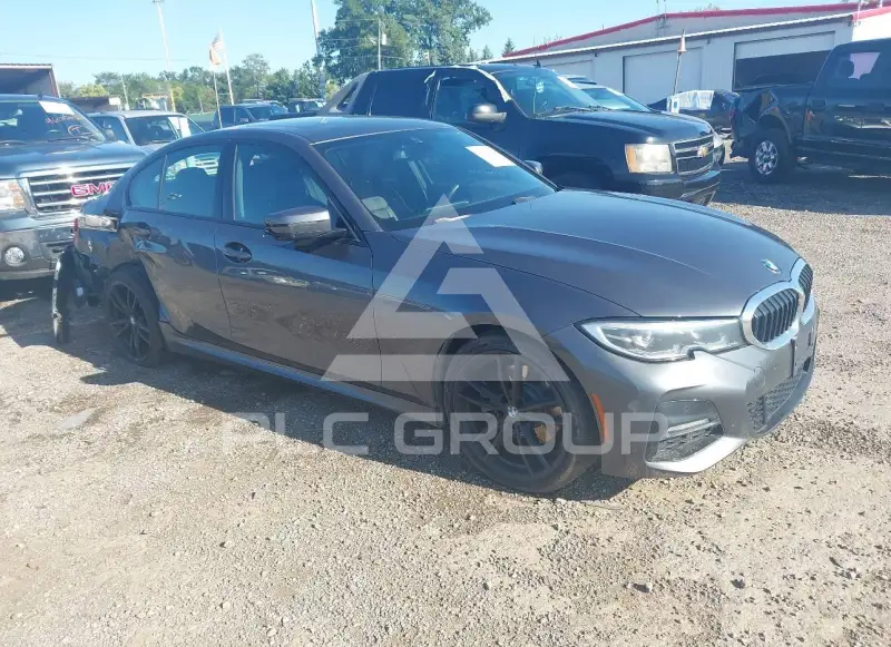 2022 BMW 330 фото