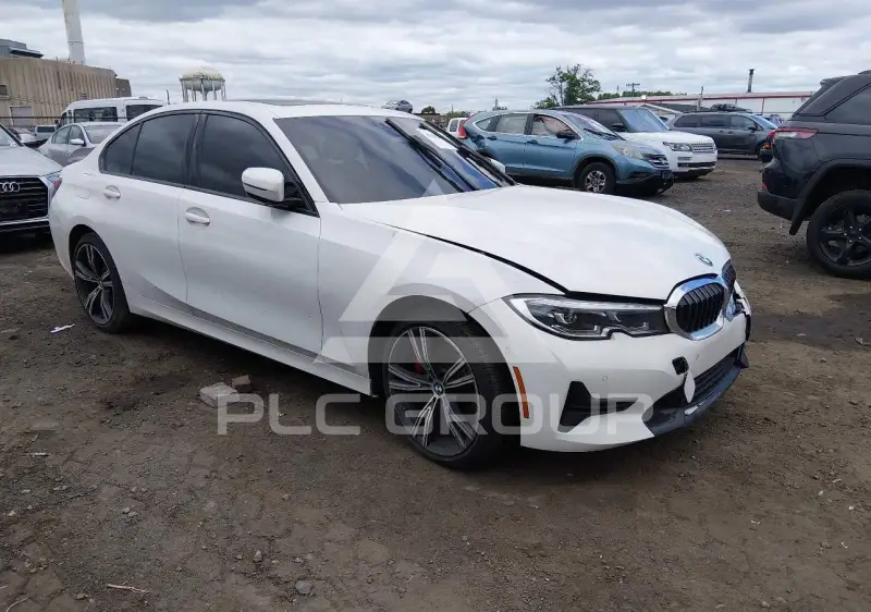 2022 BMW 330 photo
