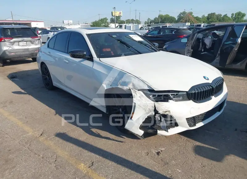 2022 BMW 330 photo