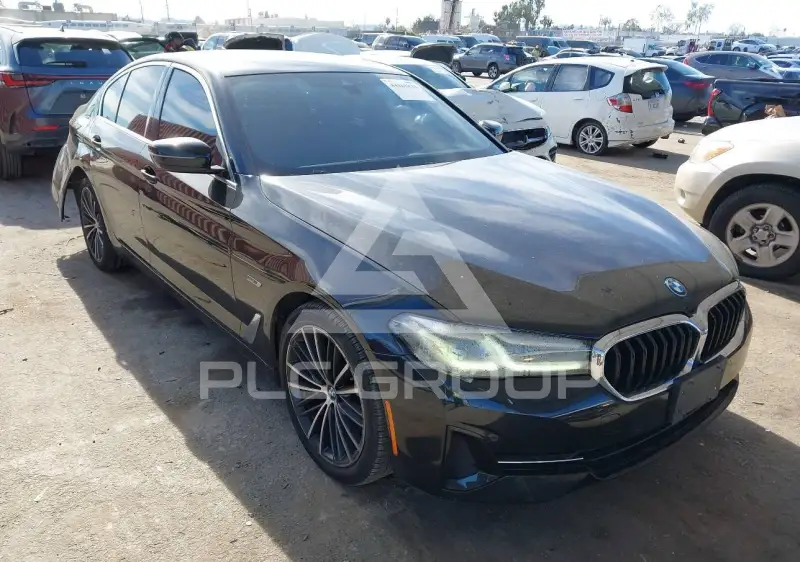 2022 BMW 530 фото