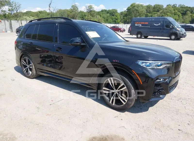 2022 BMW X7 фото