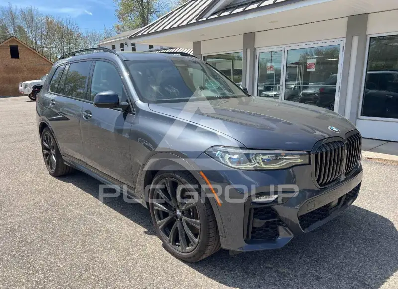 2022 BMW X7 фото