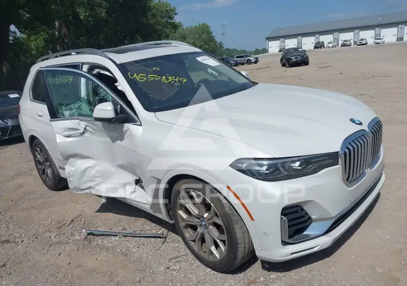 2022 BMW X7 фото