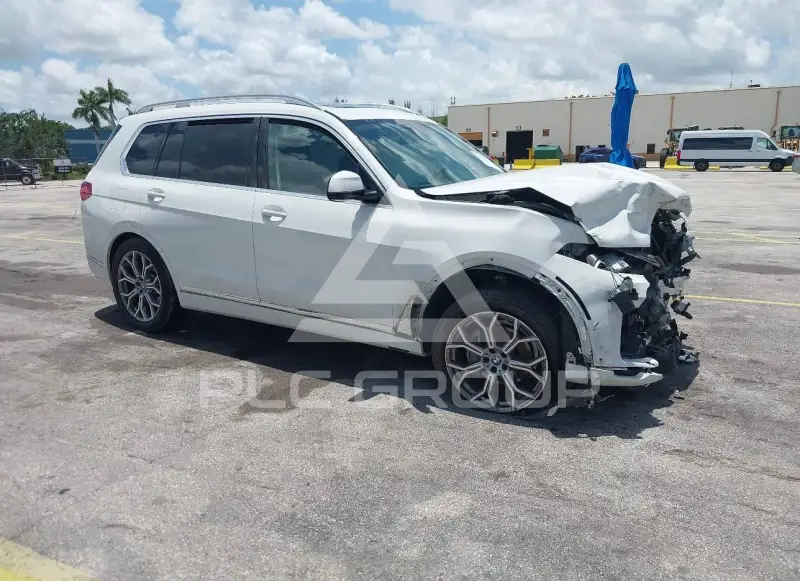 2022 BMW X7 photo
