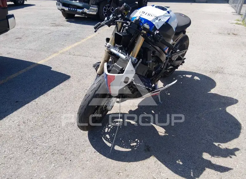 2022 BMW S1000 фото