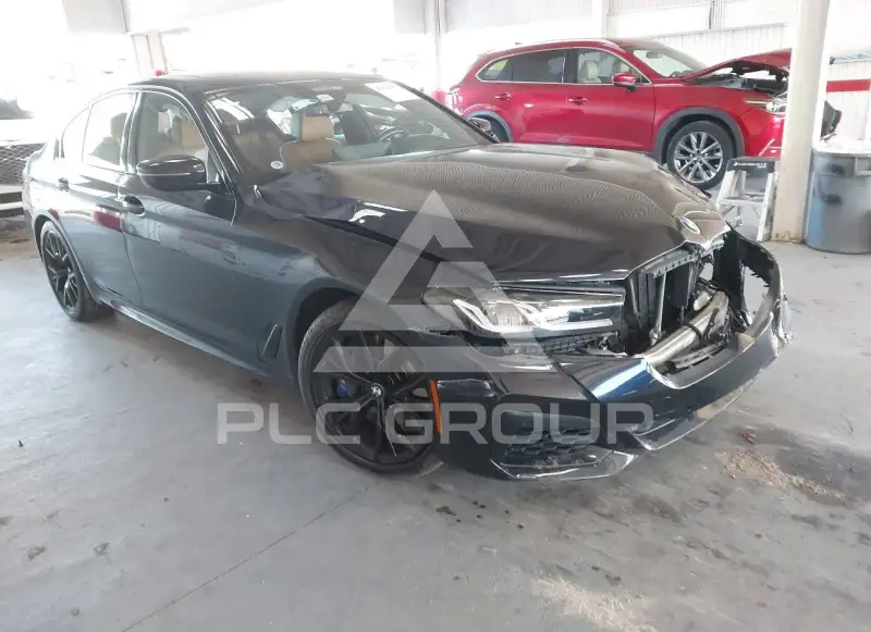 2022 BMW 550M фото