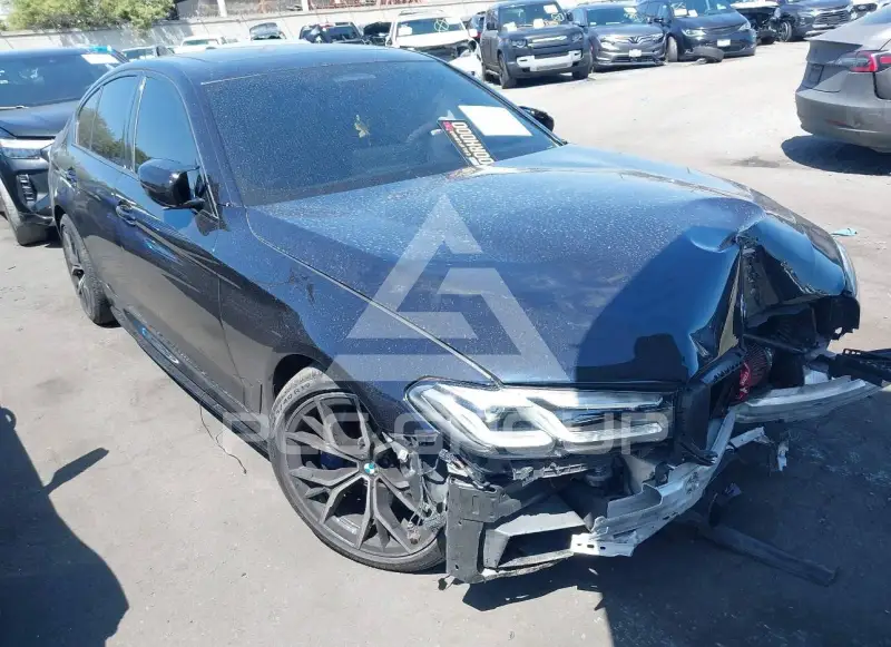2022 BMW 550M фото