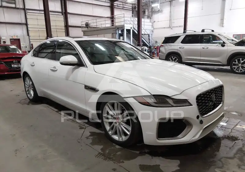 2022 Jaguar XF photo